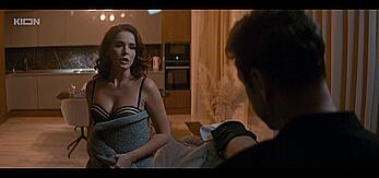 Actress - Viktoriya Maslova, Aleksandra Volkova, Liza Moryak: Movie - Zhizn po vyzovu